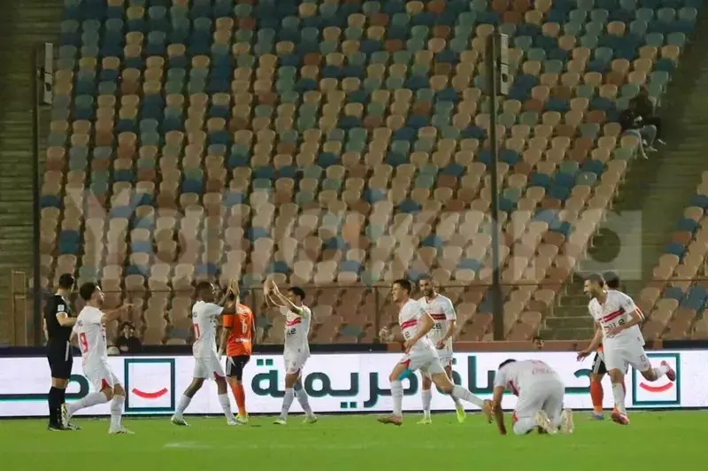 احتفالات فريدة على طريقة صلاح: لحظات مؤثرة من مباراة الزمالك وفاركو ونهاية حلم منسي (صور)